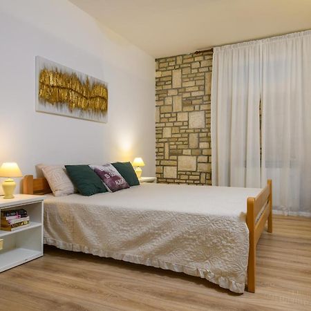 Apartman Aleksandra Pola Esterno foto