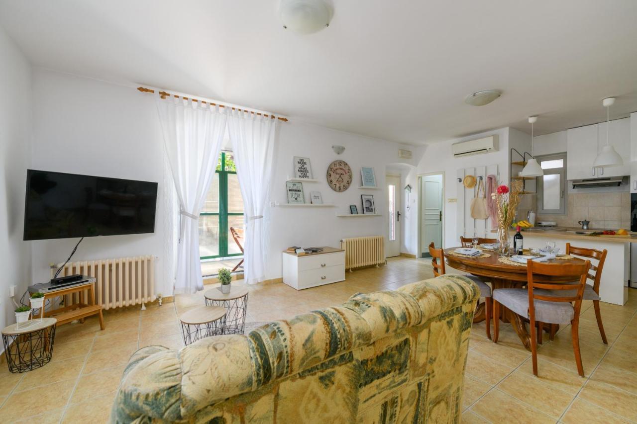 Apartman Aleksandra Pola Esterno foto