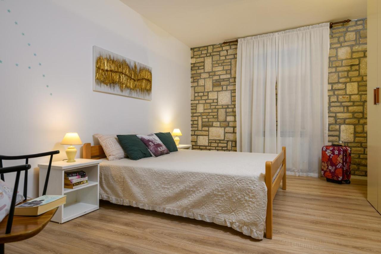 Apartman Aleksandra Pola Esterno foto