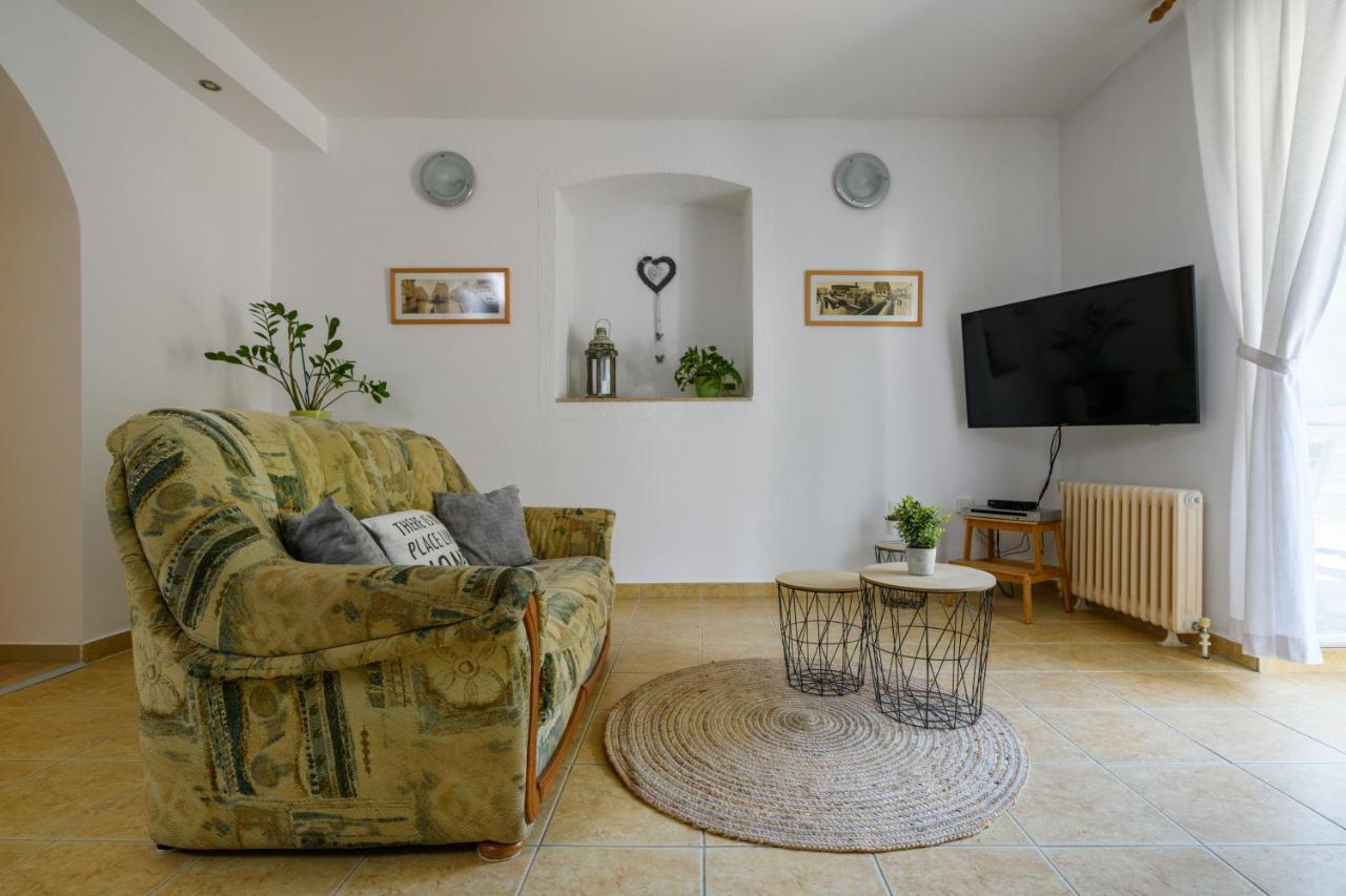 Apartman Aleksandra Pola Esterno foto