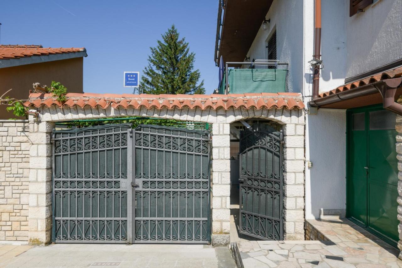 Apartman Aleksandra Pola Esterno foto